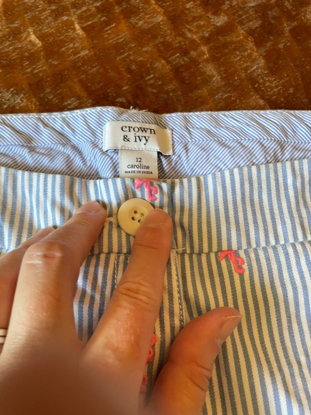 Crown & Ivy Caroline Blue & White Striped Pink Flamingo Embroidered Shorts 12 - Picture 4 of 6